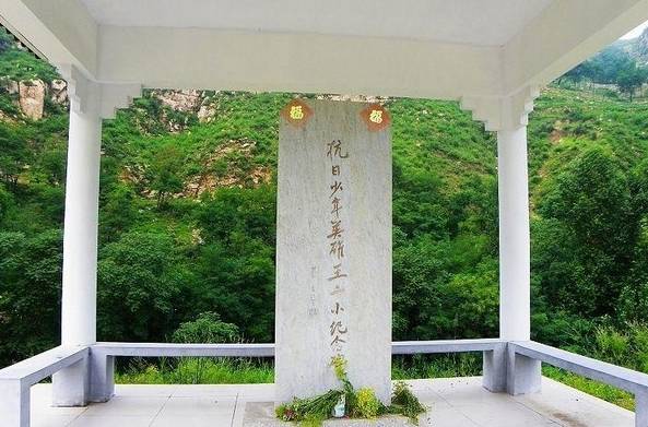 王二小纪念碑在八年抗日战争中涞源就是一部浓缩的中国抗日斗争史