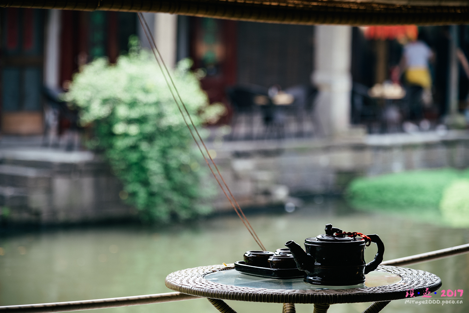 一杯茶、一壶酒、一条河、一艘船,这就是那个