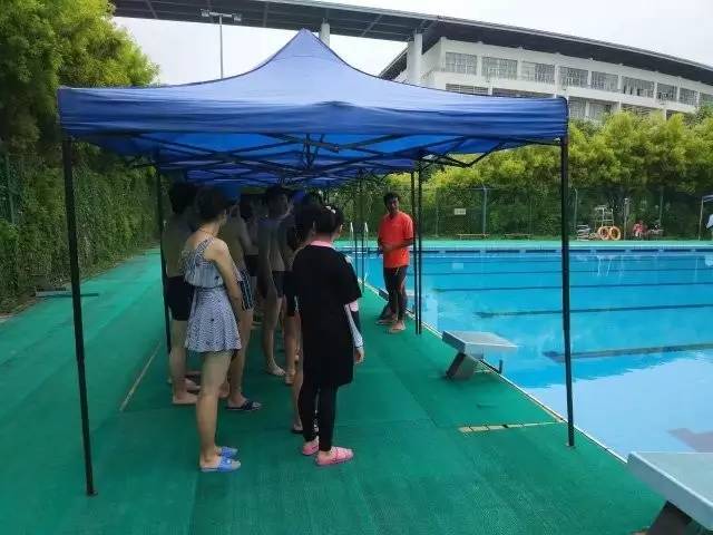 柳州高中特色课程——游泳课