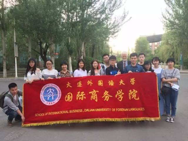 校园新闻 | 国际商务学院学生在中国辩论公开赛中再创