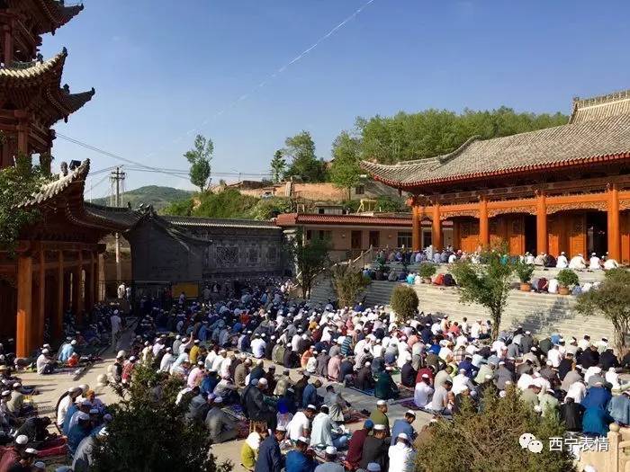 湟中旅游小镇-鲁沙尔清真大寺"尔德节"会礼掠影