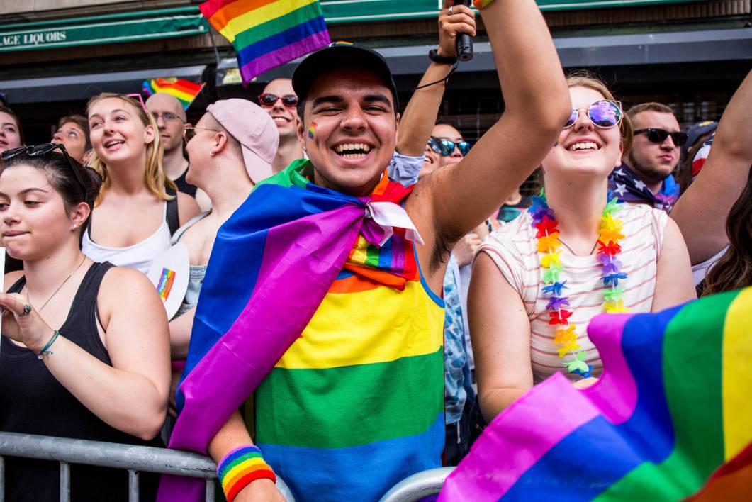 多图纽约周日上万人上街参加lgbtqprideparade