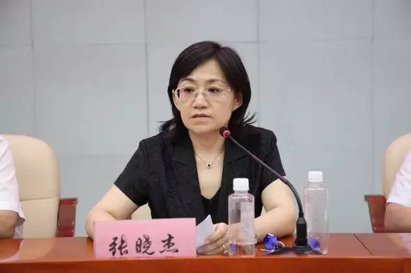 学院副院长张晓杰做重要讲话附属三院,口腔医学院党委书记黄海涛主持