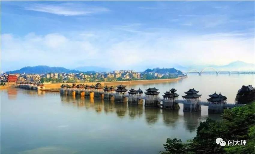 这幅横跨在韩江上的广济桥图,是潮州地标式建筑,更是潮州历史文化的