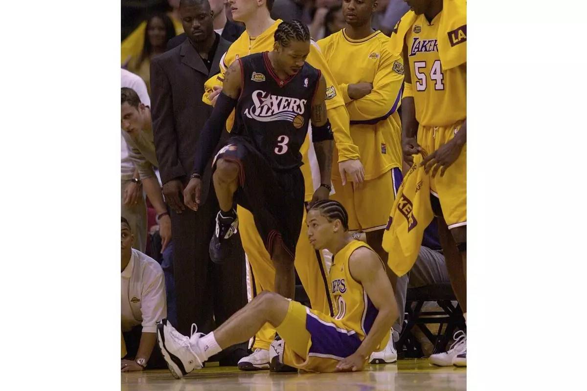 “01總決Iverson跨Tyronn Lue”的图片搜索结果