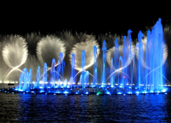 西湖音乐喷泉致敬行业经典，青岛世园会音乐喷泉究竟有何魅力？