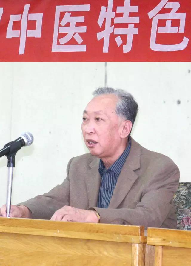 文化 正文 从1980年开始,伍炳彩教授就担任江西省高级干部保健医生