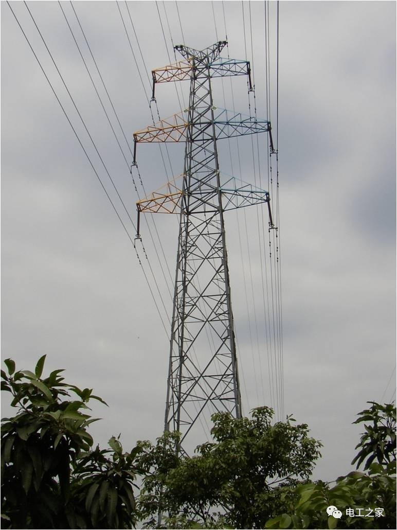 省内:35kv,110kv,220kv,500kv ,±800kv 3,输电线路的分类 (1)按照