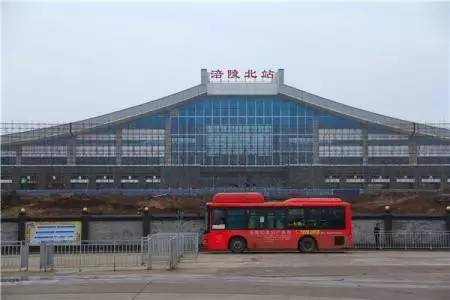 涪陵火车北站 原来的49 趟列车调整为52 趟 新增3 趟列车分别为