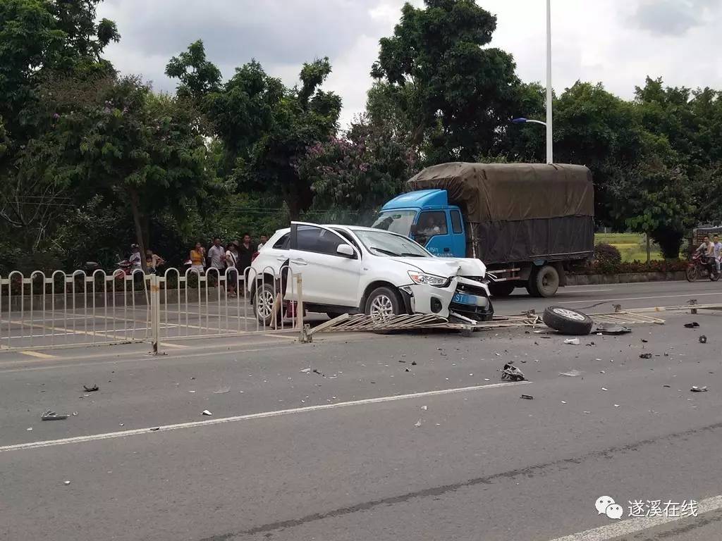 遂溪西溪铁路道口附近发生一桩交通事故