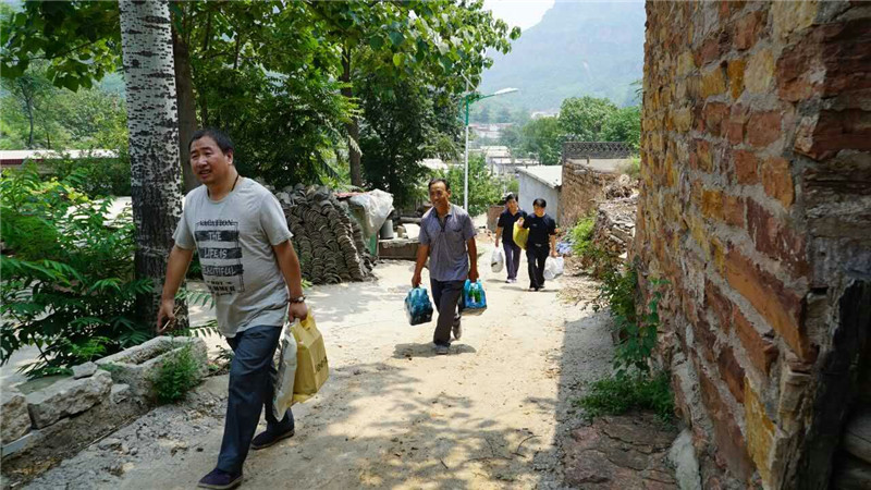 先生一行四人踏上太行山深处石家庄市平山县北冶乡南冶村探访之路