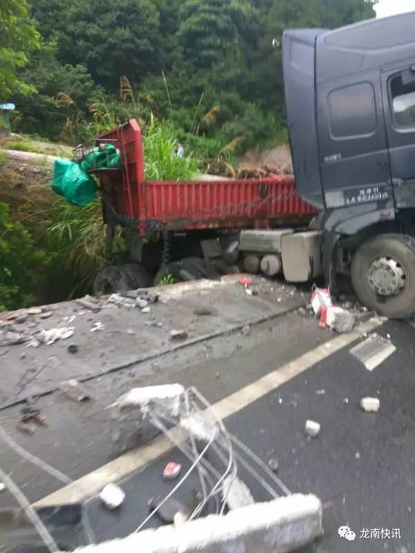 龙南快讯今天龙南南亨圭湖路段发生交通事故