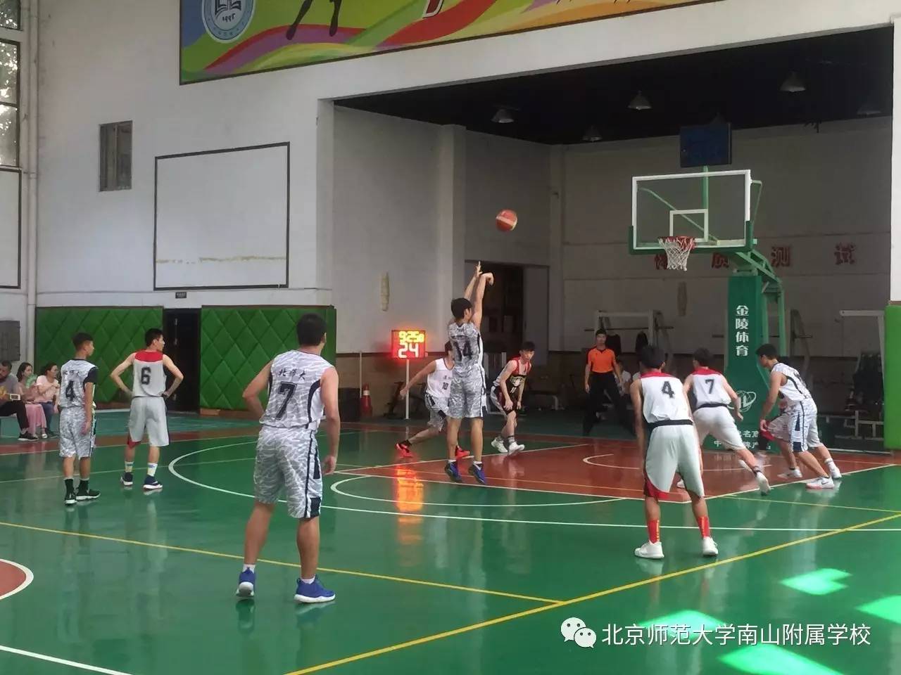 北师大南山附中勇夺2017年深圳市中小学生篮球赛冠军