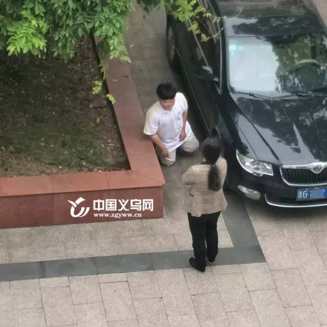 义乌名校老师体罚学生还让罚跪?家长却给这位老师点赞!