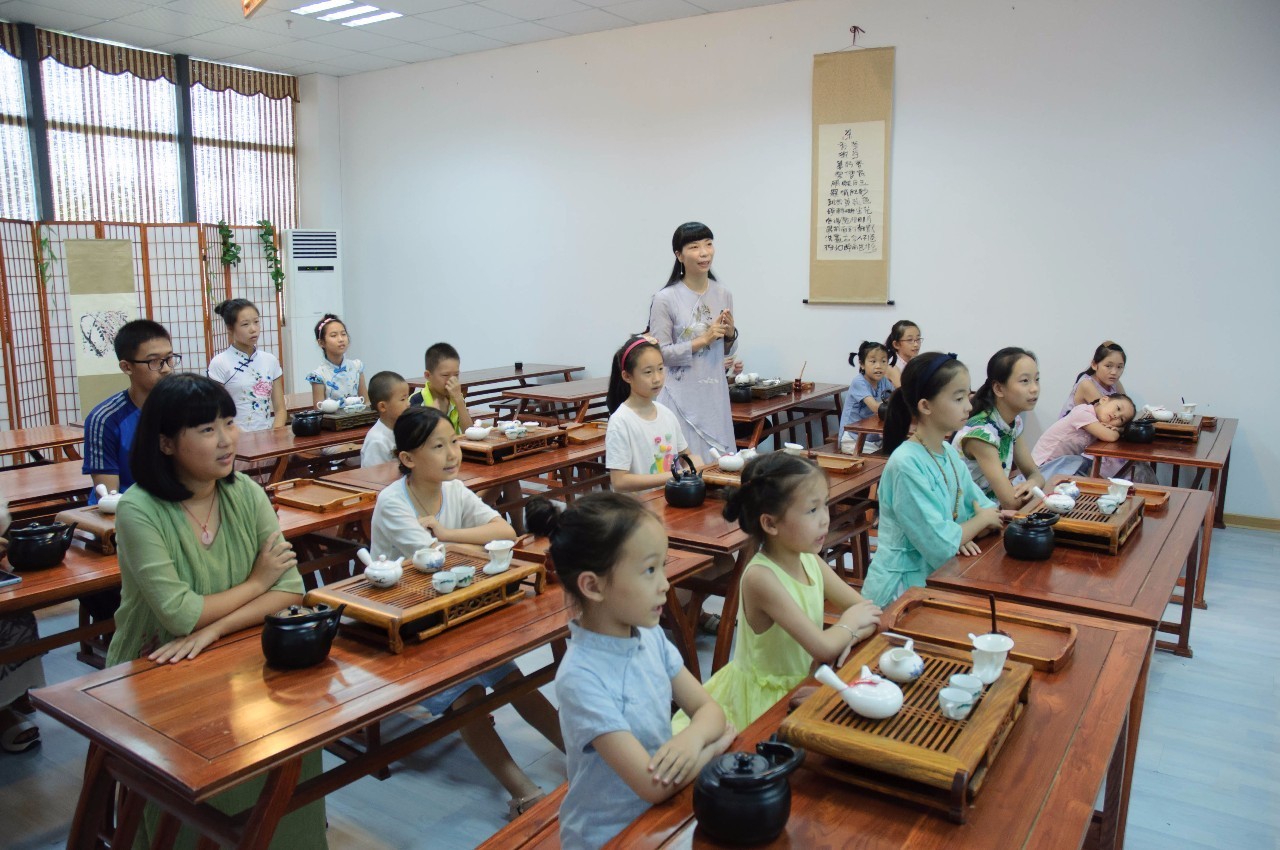 市供销社婺州方茶面向全市青少年开设免费少儿茶艺课