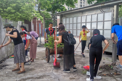 7月1日下午,在普宁市委常委,政法委书记谢荣标,副市长陈裕民,普宁市