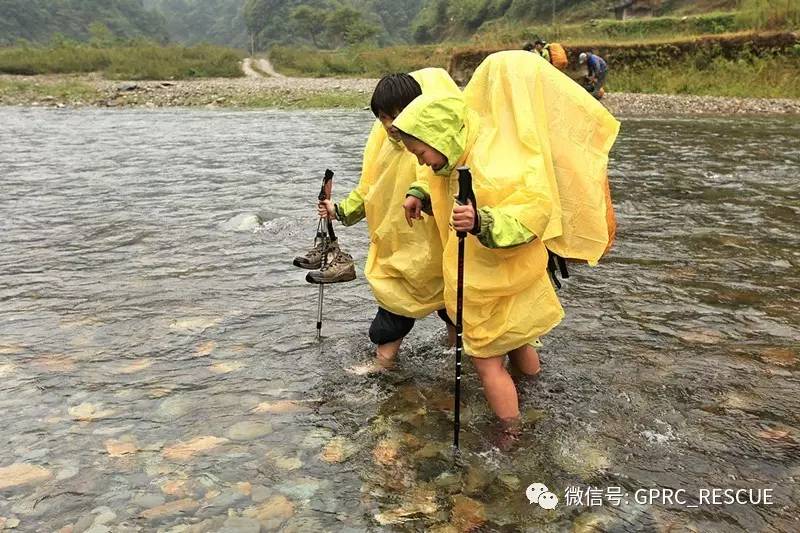 漂流遇到雷阵雨怎么办