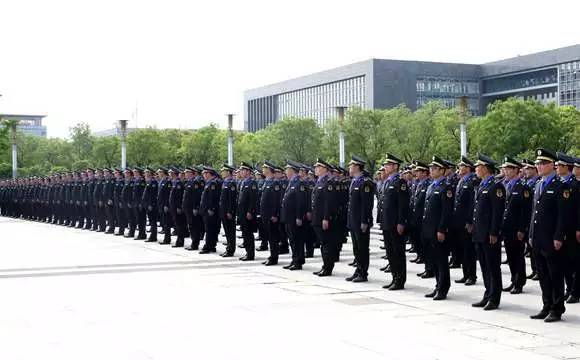 中国城管年底统一制服城管执法展新貌