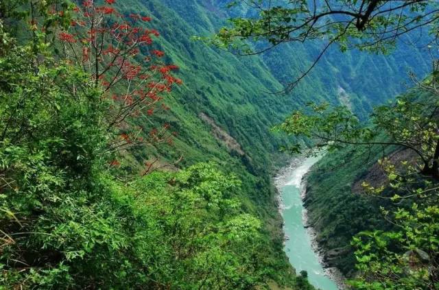 世界第一大峡谷:雅鲁藏布大峡谷