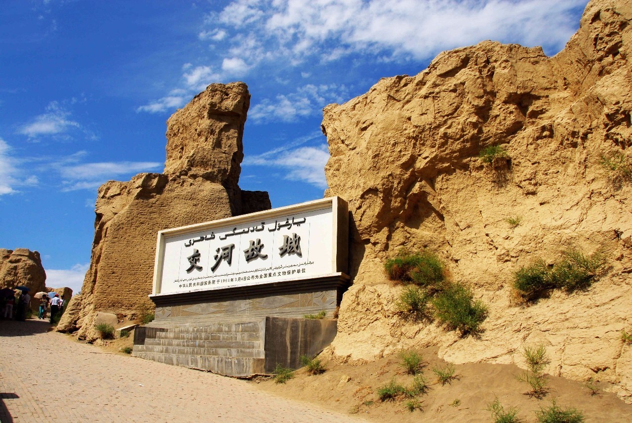 走进新疆童话王国,这里有天池和花海,还有大盘鸡,手抓饭,吐鲁番葡萄等