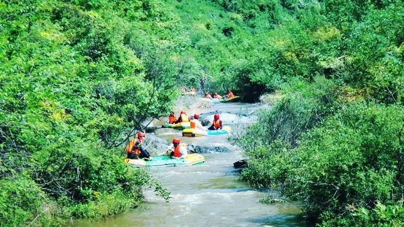 随州大洪山漂流,襄阳古城,香水河七彩瀑布1晚2日游