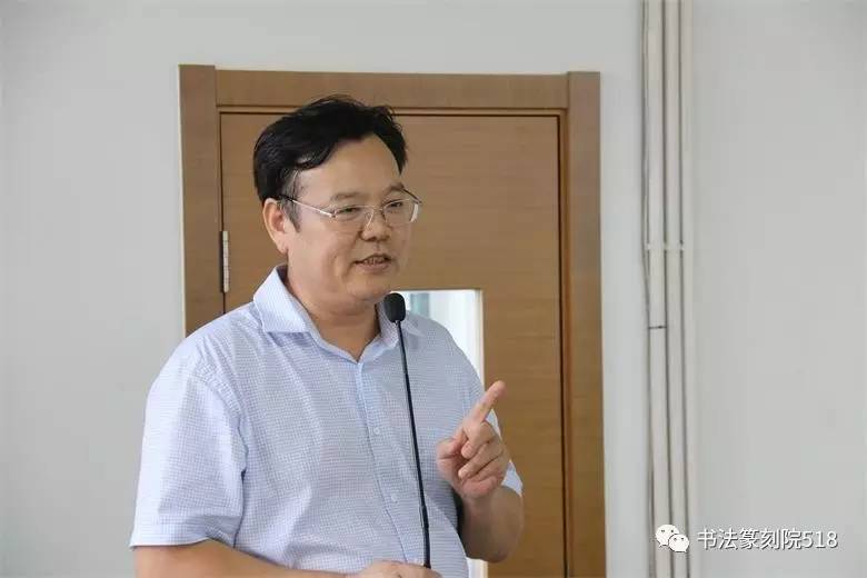 人民大学继续教育学院院长李海彬致辞结业典礼结束后,全体师生及来宾