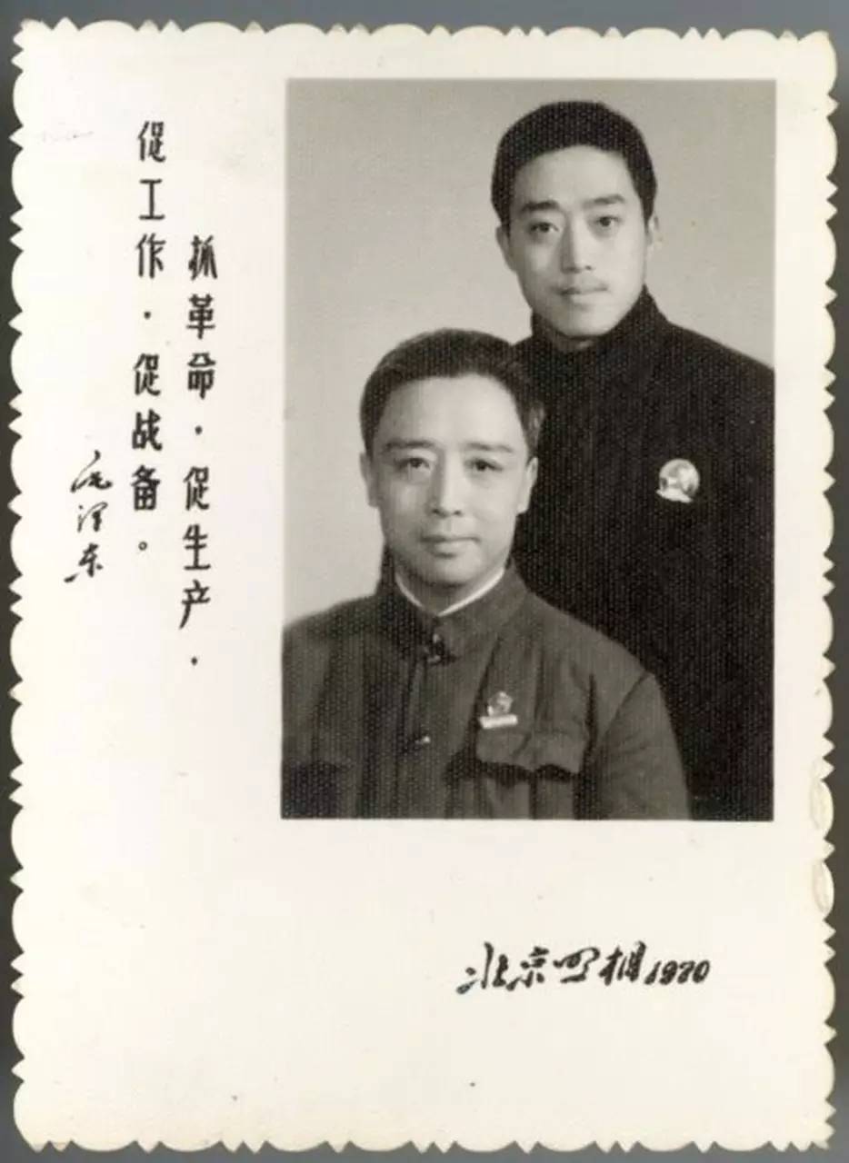 他出身戏曲世家,祖父李桂春(小达子),父亲李少春,母亲侯玉兰,都是戏曲