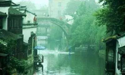 风一段情, 雨一场梦, 江南水乡多少楼台烟雨中.