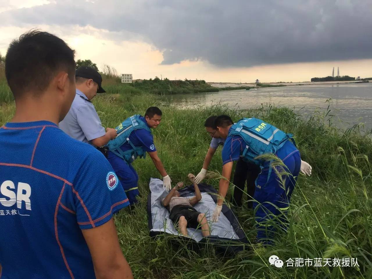 骆集乡一名17岁男孩游泳溺水身亡，遗体已被打捞上岸_夏邑县