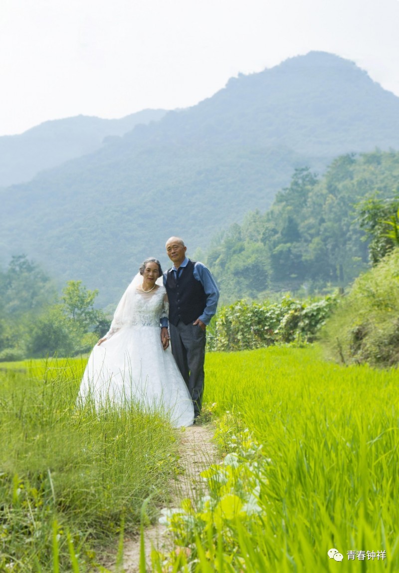 钟祥婚纱照_钟祥莫愁村图片(2)