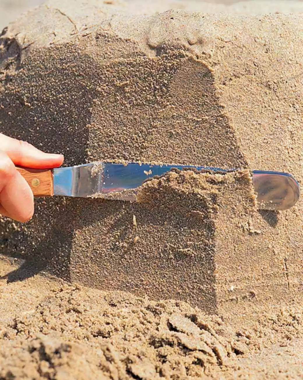 高清镜头下砂石表面的特写细腻的沙子表面凹凸不平
