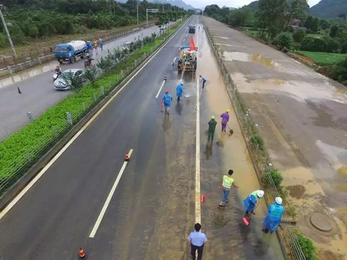 才湾镇寨圩村路段等 省道305线 二塘至阳朔公路猫仔山村路段,六塘路口