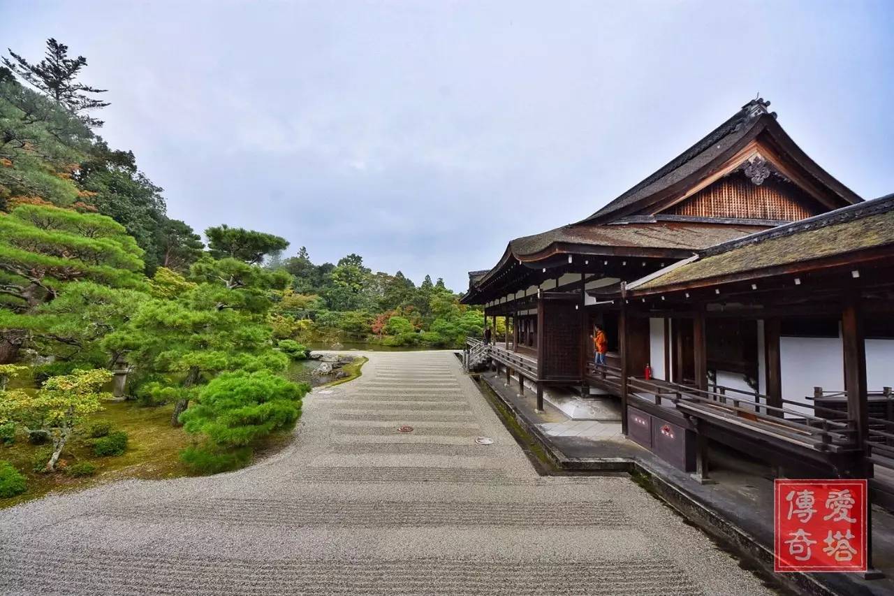 京都仁和寺的枯山水庭院和建筑