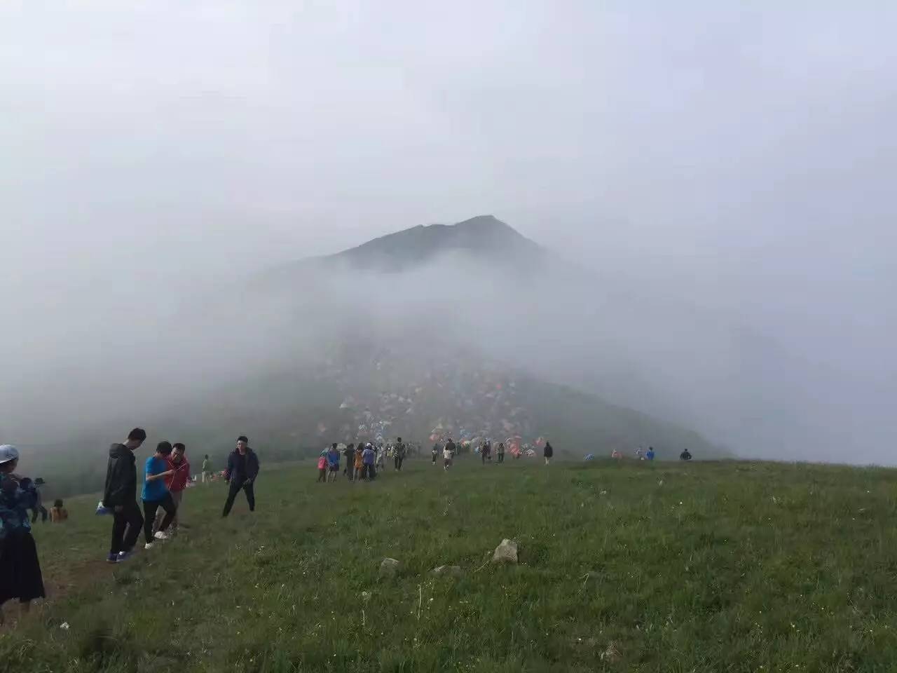 海坨山寻云海日出