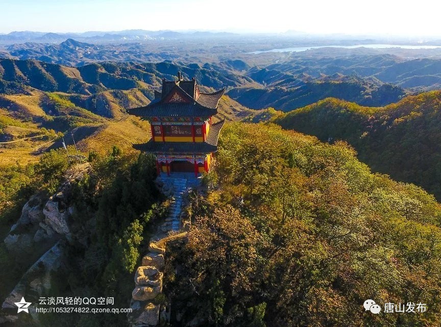 园内珍品众多,具有很高的旅游观赏价值 ▼ 遵化境内名山众多,有挺拔