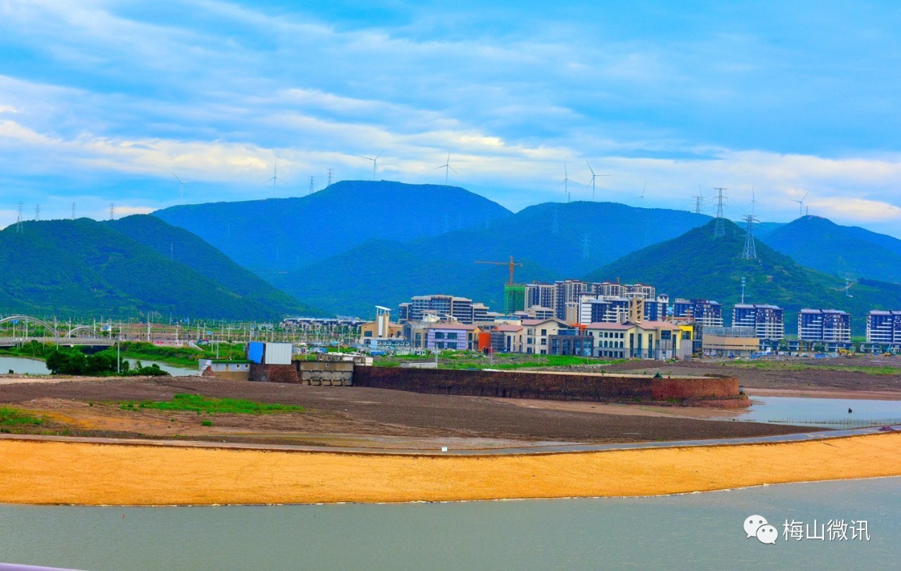 从春晓大桥观梅山湾全景太震撼.