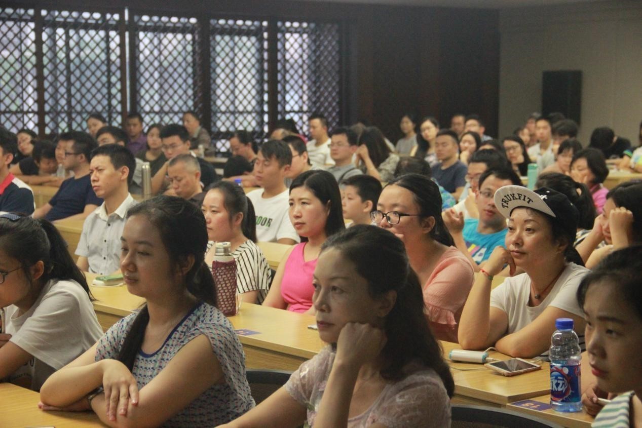 b体育读者沙龙外语角）《饮食在了解异国文化中的重要作用》——讲座回顾(图2)