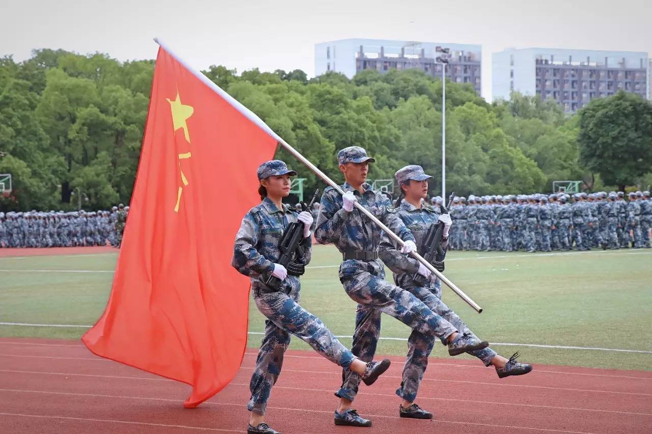 之江学院党委副书记黄新敏,学院副院长潘海涵,武警杭州士官学校驻训