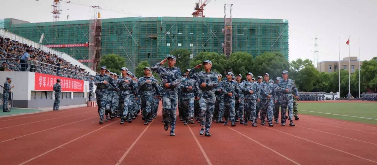 之江学院党委副书记黄新敏,学院副院长潘海涵,武警杭州士官学校驻训