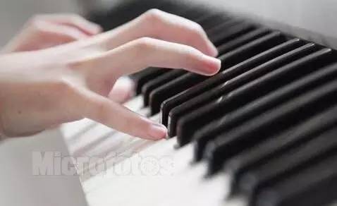 弹好音阶和琶音关键点和钢琴基本功训练