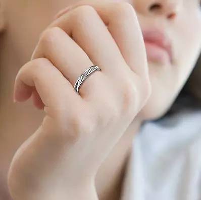 女人千万别这样戴戒指！戴了戒指的都看看吧！