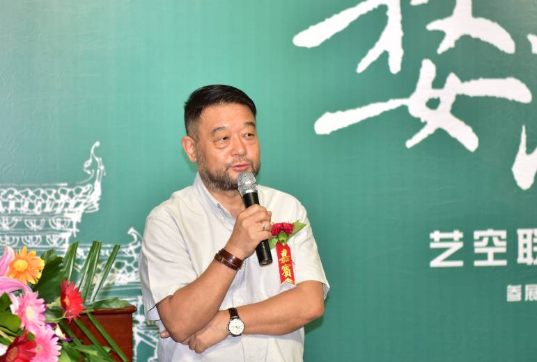 西安美术学院副院长,教授贺丹