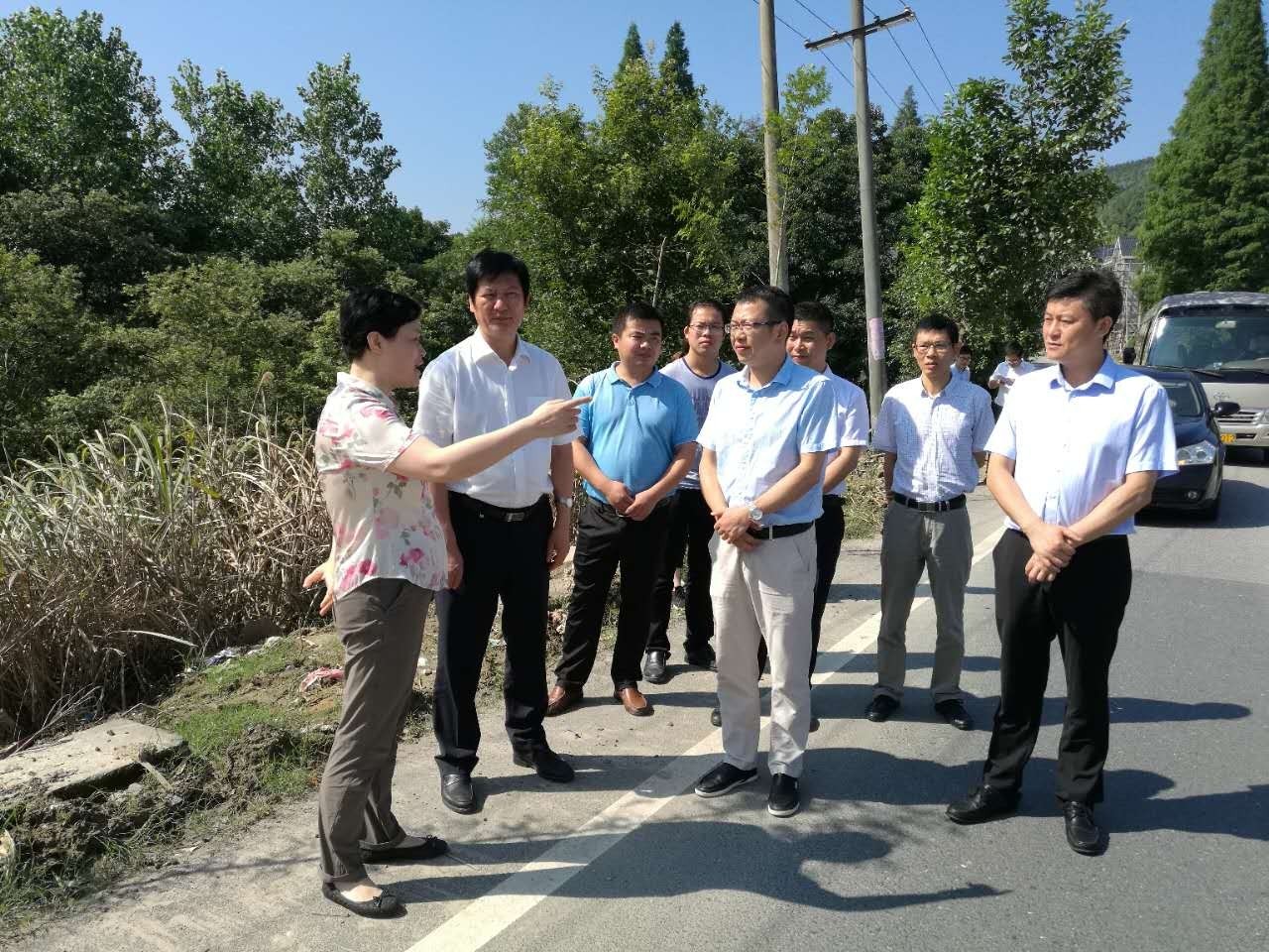 今日头条祝宏根到海口镇督查灾后重建与脱贫攻坚工作