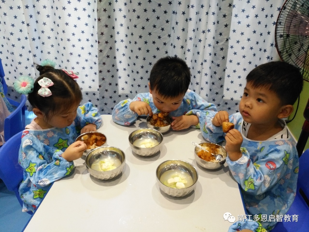 如何培养宝宝自主进食？育婴师：5大关键点要把握好