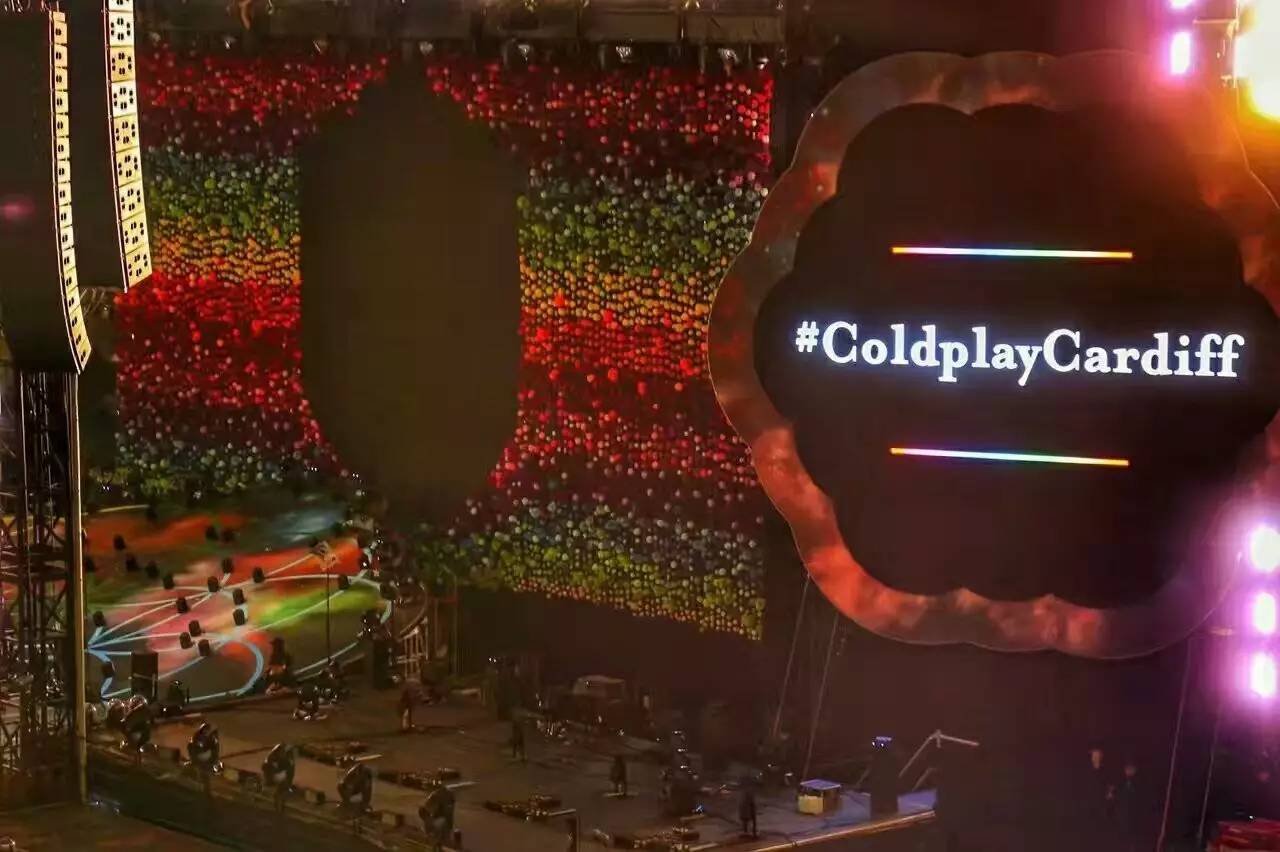 温暖而治愈 酷玩乐队coldplay卡迪夫演唱会