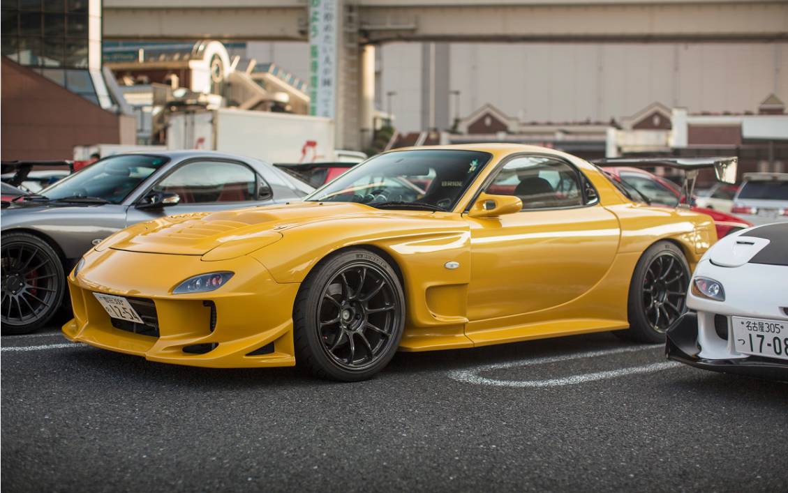 东京漂移上韩的座驾 veilside rx-7,一开始我完全认不出是rx-7,心想