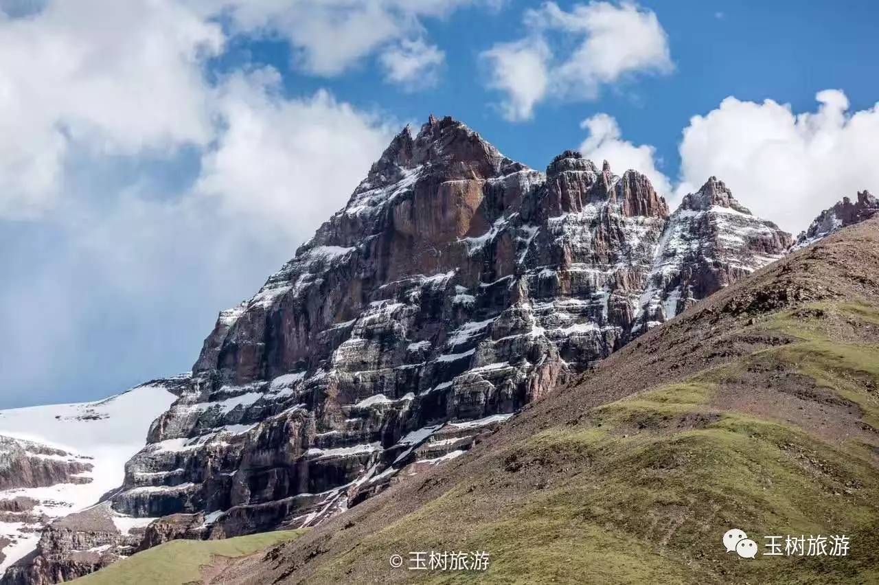 藏地创世九尊圣山之一尕朵觉沃圣(神)山解读尕朵觉沃神山位于玉树州称