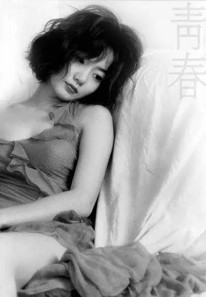 她人氣秒殺范冰冰，是第一個拒絕王家衛的女生，被譽為「韓國的王菲」。 娛樂 第5張
