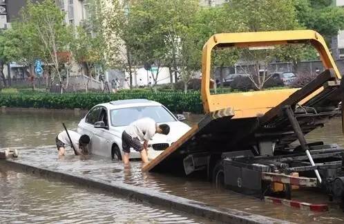 大雨把车淹了怎么办