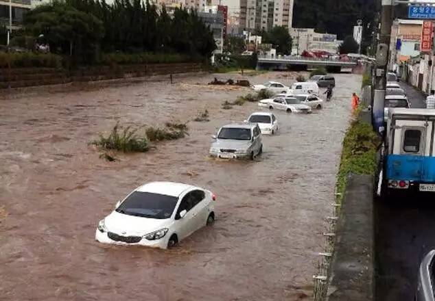 大雨把车淹了怎么办